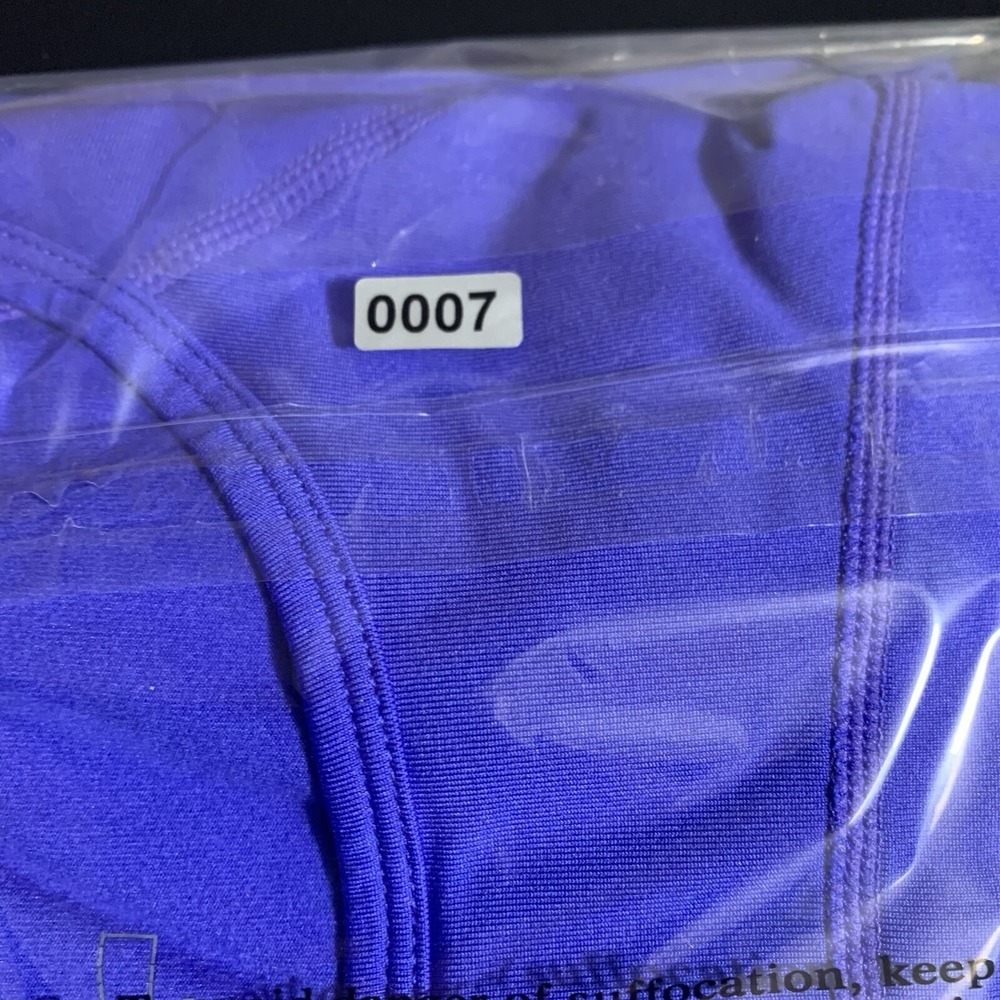 GapFit Women Performance Top Blue Reflective Stripe S - Picture 10 of 11
